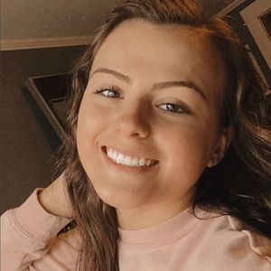 Meet your Posher, Raquel